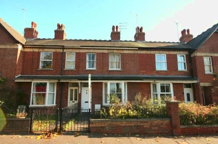 3 Bedroom Property To Rent In Recreation Ground Road, Stamford, PE9