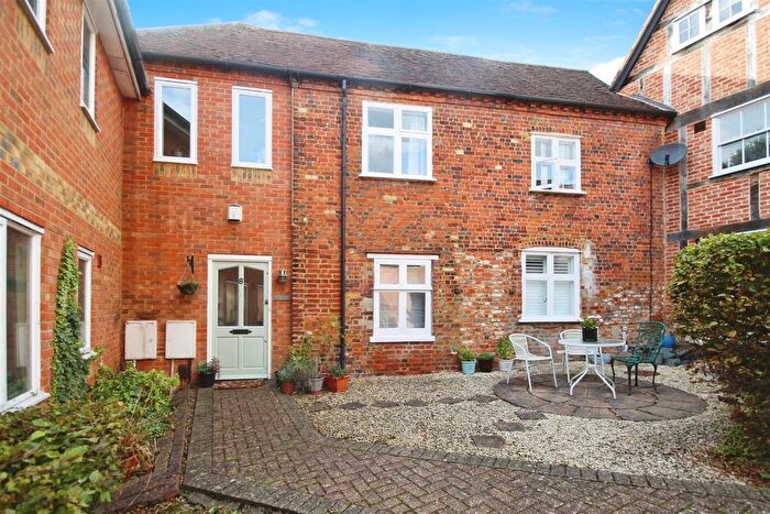 1 Bedroom Terraced House For Sale In Polehampton Close, Twyford, Reading, Berkshire, RG10