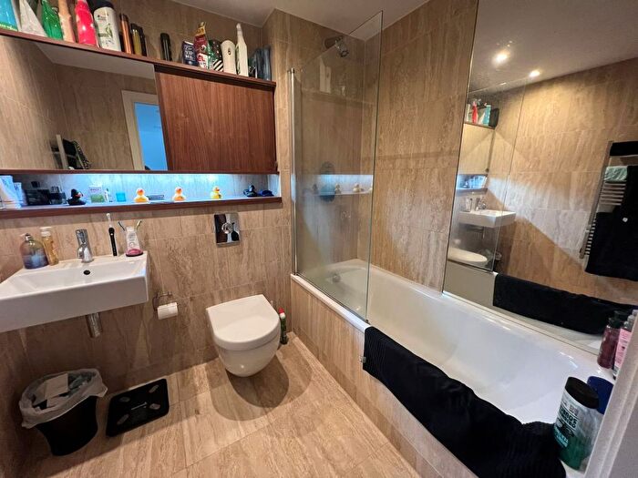 1 Bedroom Flat For Sale In Apartment City Lofts St. Pauls, Sheffield, South Yorkshire, S1