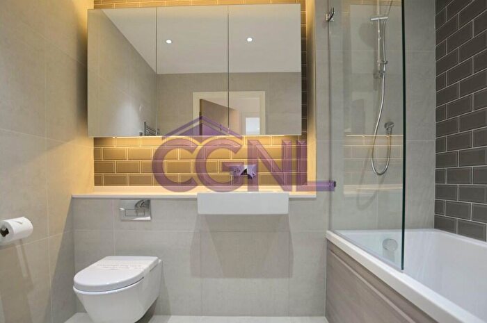 2 Bedroom Flat To Rent In Skyline Apartments, Devan Grove, London, N4