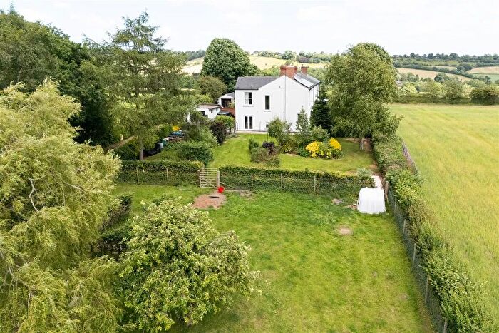 4 Bedroom Semi-Detached House For Sale In Butterfield Lane, Brackenfield, DE55