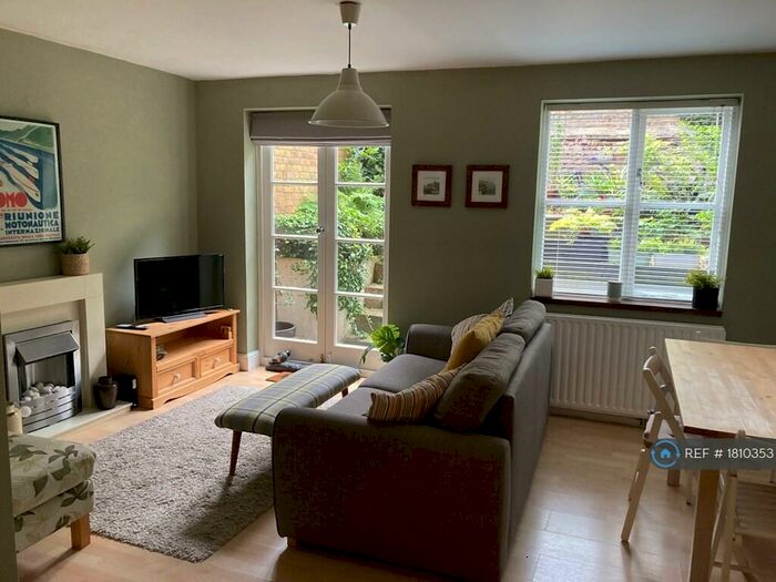 3 Bedroom Maisonette To Rent In Allen Road, London, N16