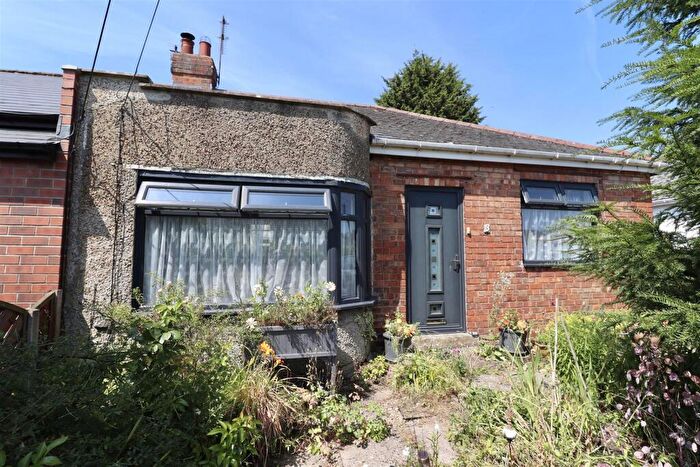 2 Bedroom Semi-Detached Bungalow For Sale In Haven Avenue, Brough, HU15