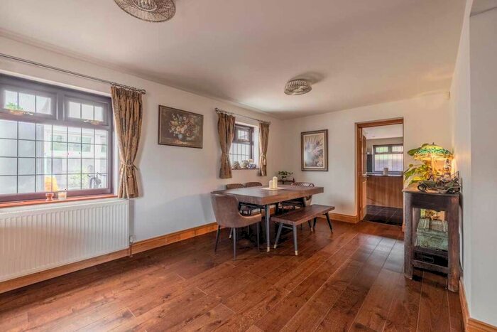 5 Bedroom Detached House For Sale In Stanwell Road, Horton, SL3