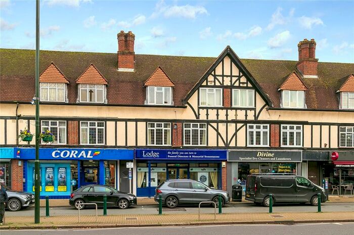 2 Bedroom Flat To Rent In Cranmer Court, Ham, Richmond, Surrey, KT2