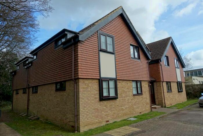 1 Bedroom Flat To Rent In Smallfield, Horley, Surrey RH6