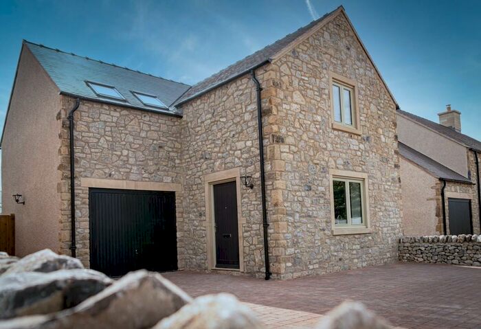 3 Bedroom Link Detached House For Sale In Peakland Grange, Stonewell Lane, Hartington, SK17
