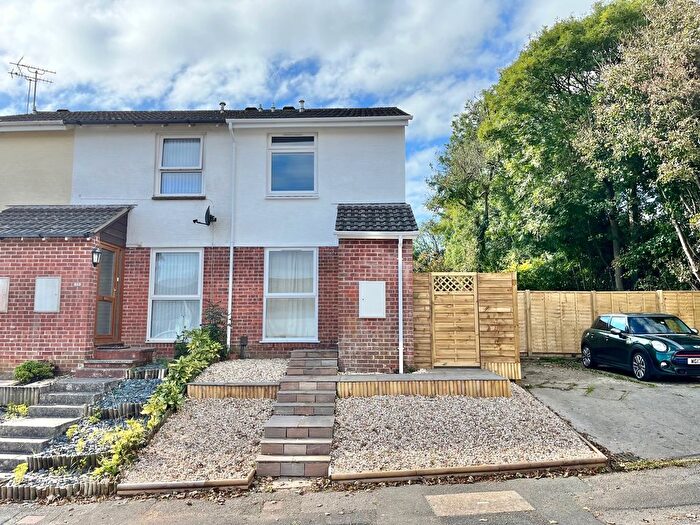 2 Bedroom End Terrace House For Sale In Spire Hill Park, Saltash, PL12