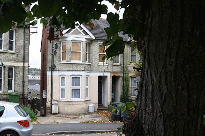 2 Bedroom Flat To Rent In Town Centre, High Wycombe, HP13