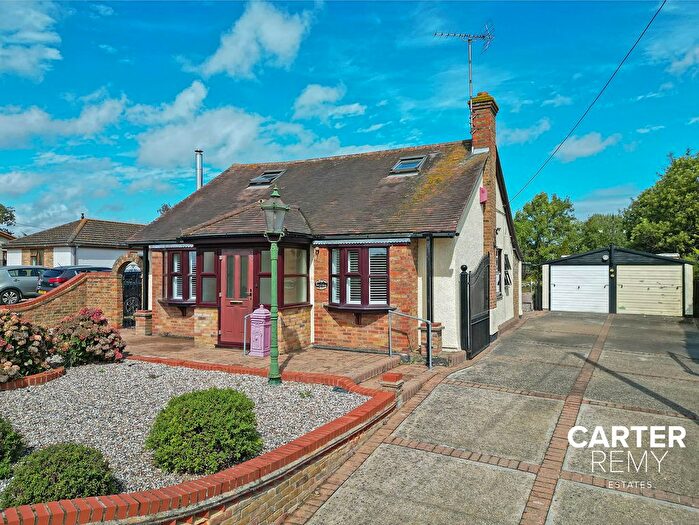 3 Bedroom Chalet For Sale In Harrow Road, North Benfleet, SS12