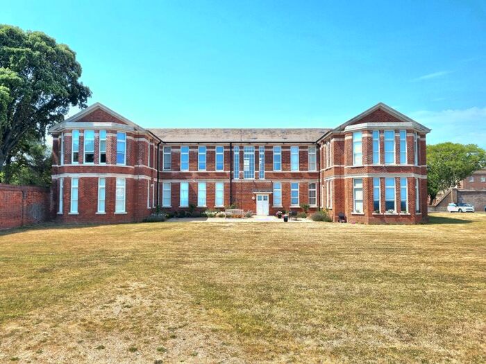 2 Bedroom Apartment To Rent In Royal Haslar, Gosport, PO12