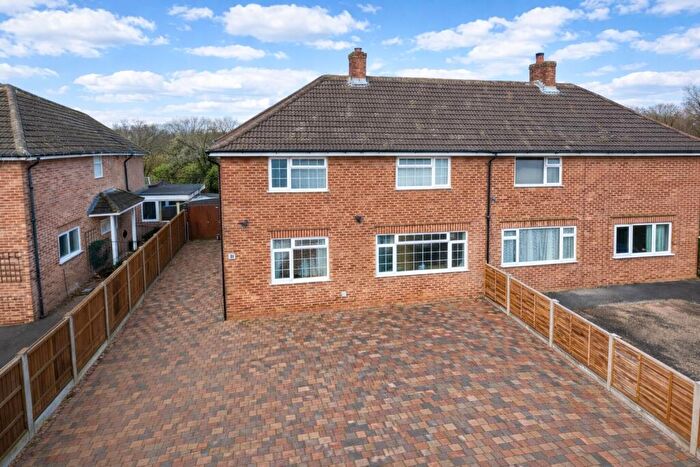 3 Bedroom Semi-Detached House For Sale In Abbey Avenue, St. Albans, AL3