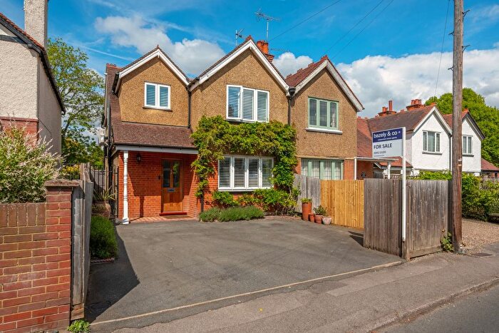 3 Bedroom Semi-Detached House For Sale In Glebeland Gardens, Shepperton, TW17