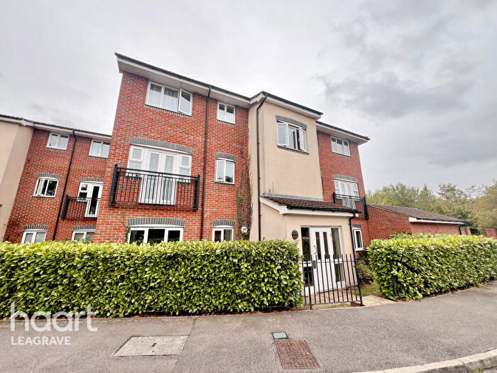 2 Bedroom Apartment For Sale In Kiln Way, Dunstable, LU5