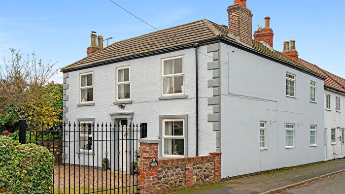 4 Bedroom Link Detached House For Sale In Main Street, Welwick, Hull, HU12