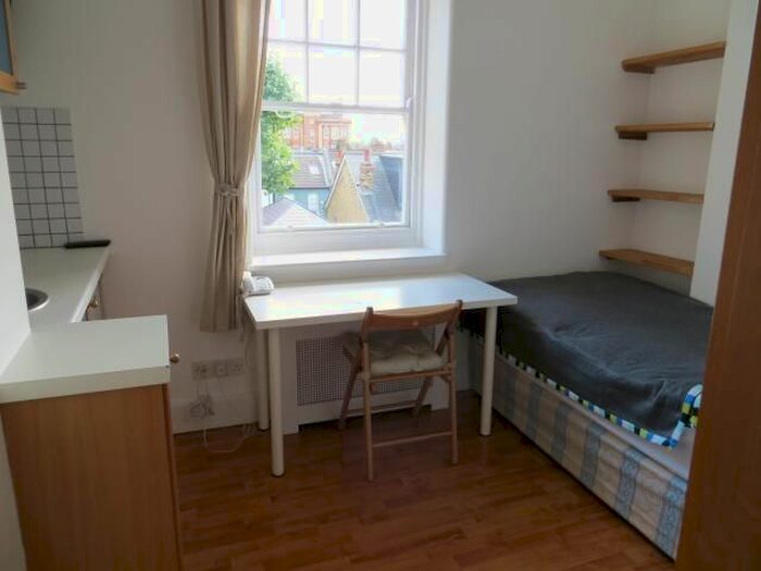 Studio To Rent In Fulham Palace Road, Hammersmith, London, W6