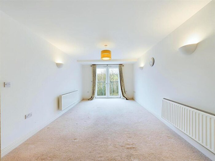 2 Bedroom Apartment For Sale In Townhead Road, Dore, Sheffield, S17