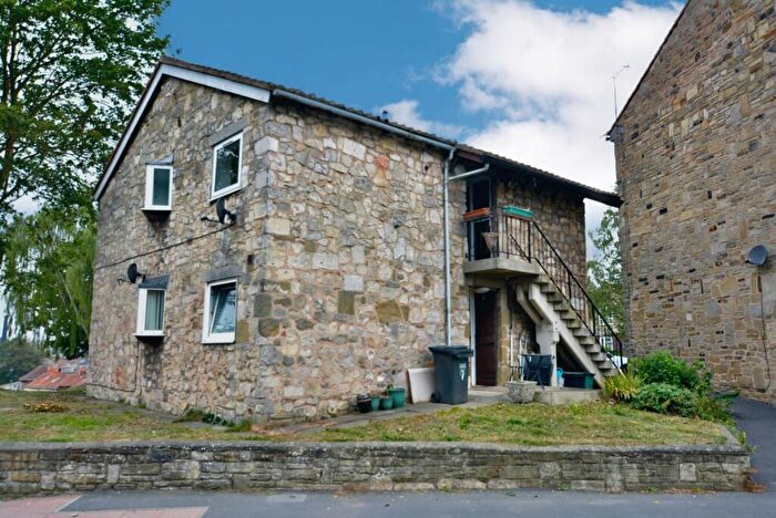 2 Bedroom Flat To Rent In Roman Close, Tadcaster, LS24