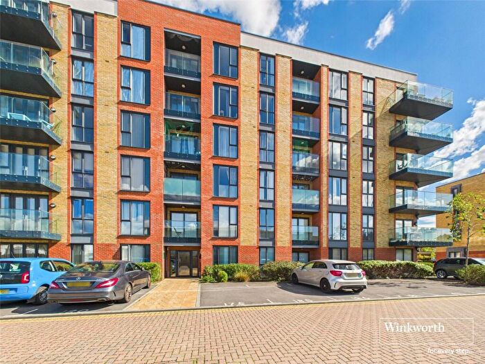 2 Bedroom Apartment For Sale In Oscar Wilde Road, Reading, Berkshire, RG1