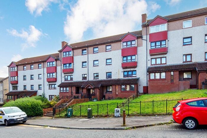 3 Bedroom Flat To Rent In Castlemilk Drive, Castlemilk, Glasgow, G45