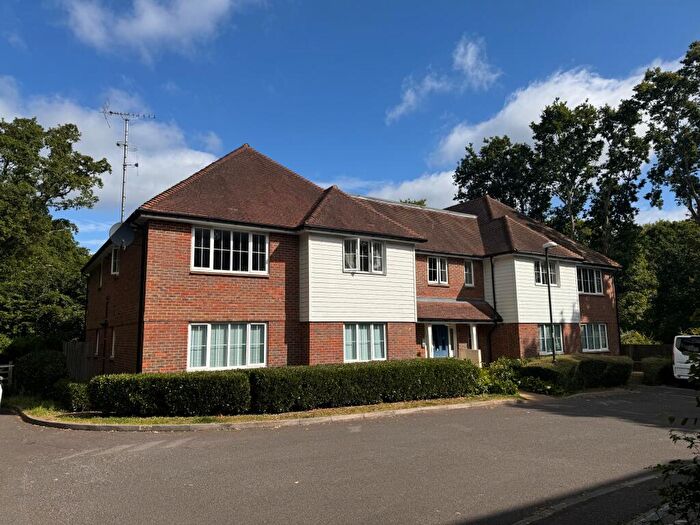 1 Bedroom Flat To Rent In Sycamore Drive, Burgess Hill, RH15