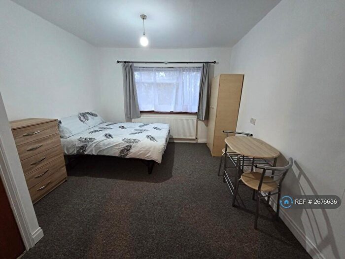 Studio To Rent In Belmont Road, London, N15