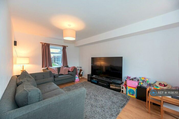 3 Bedroom Semi-Detached House To Rent In Barham Road, Chislehurst, BR7