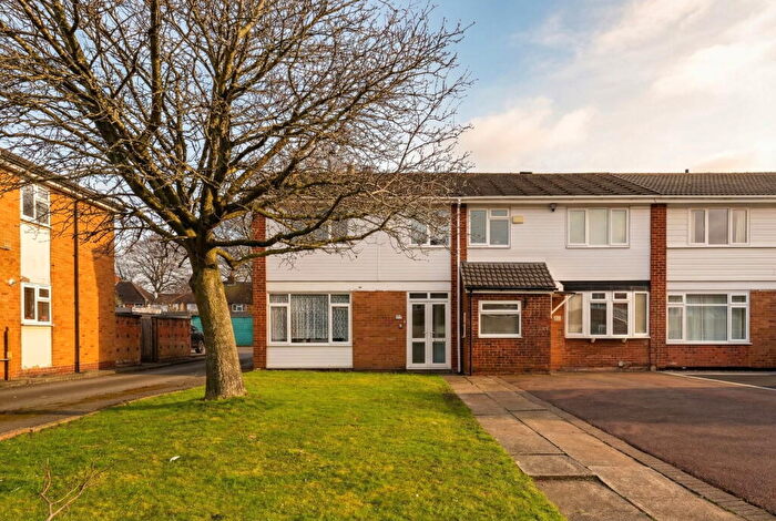 3 Bedroom End Of Terrace House For Sale In Foredrove Lane, Solihull, B92