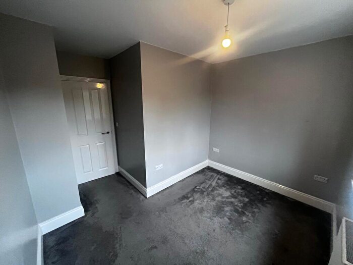 3 Bedroom House To Rent In Crocketts Lane, Smethwick, B66