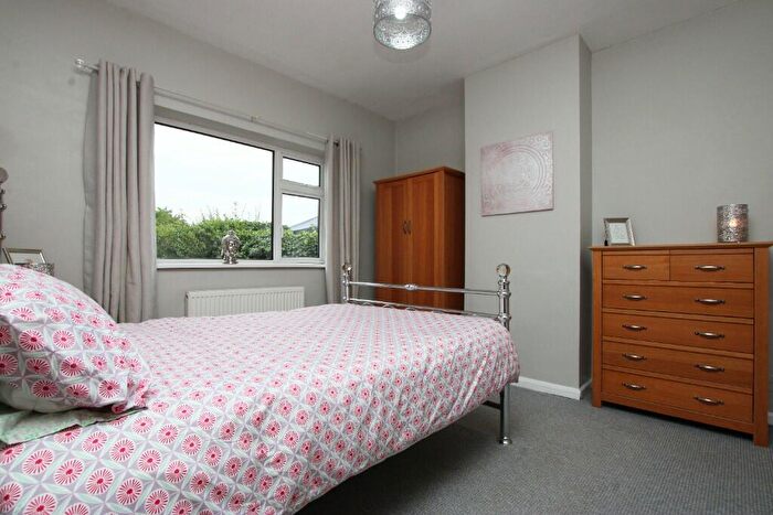 2 Bedroom Semi-Detached Bungalow For Sale In Martin Road, Kettering, Northamptonshire, NN15