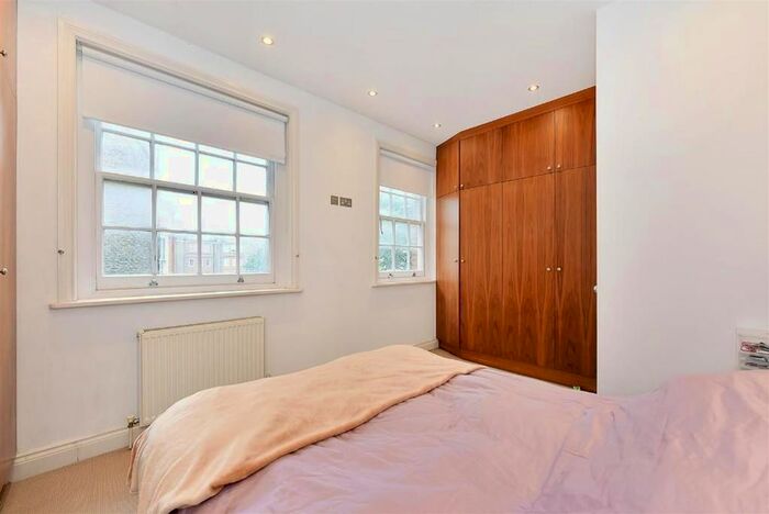 1 Bedroom Flat For Sale In Dunraven Street, Mayfair, W1K