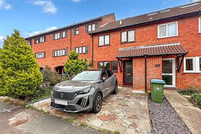 3 Bedroom Terraced House For Sale In Dinsdale Gardens, Rustington, Littlehampton, West Sussex, BN16