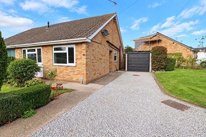 3 Bedroom Semi Detached Bungalow For Sale In Skelton Crescent, Market Weighton, York, YO43