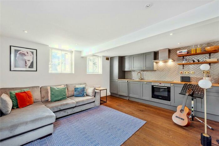 1 Bedroom Apartment To Rent In Osbaldeston Road, London, N16