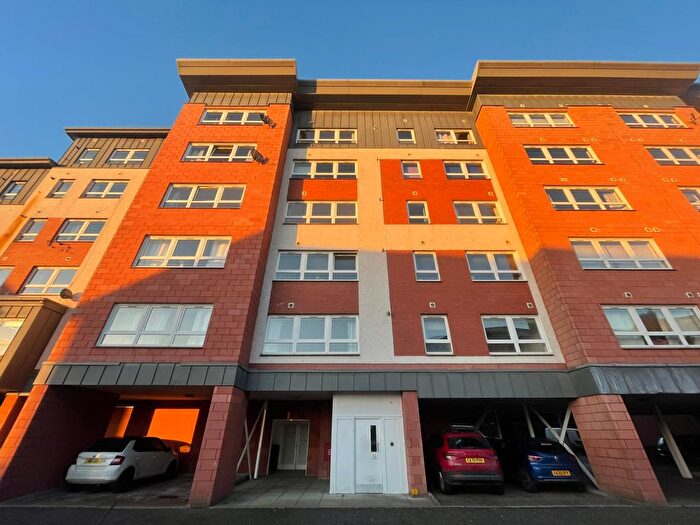 2 Bedroom Flat To Rent In Finlay Drive, Dennistoun, Glasgow, G31