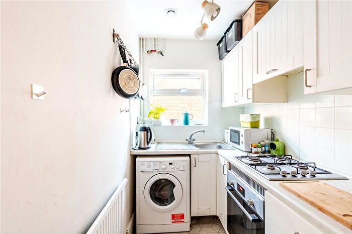 2 Bedroom Flat For Sale In Polworth Road, London, SW16