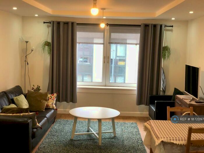 3 Bedroom Flat To Rent In St. Mungo Avenue, Glasgow, G4