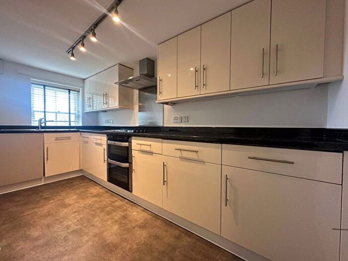 2 Bedroom Flat To Rent In Mays Court, Crooms Hill, Greenwich, SE10