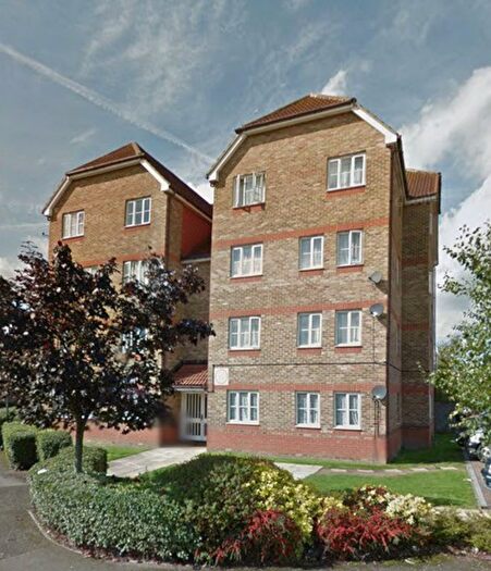 2 Bedroom Flat To Rent In Fairway Drive, London, SE28