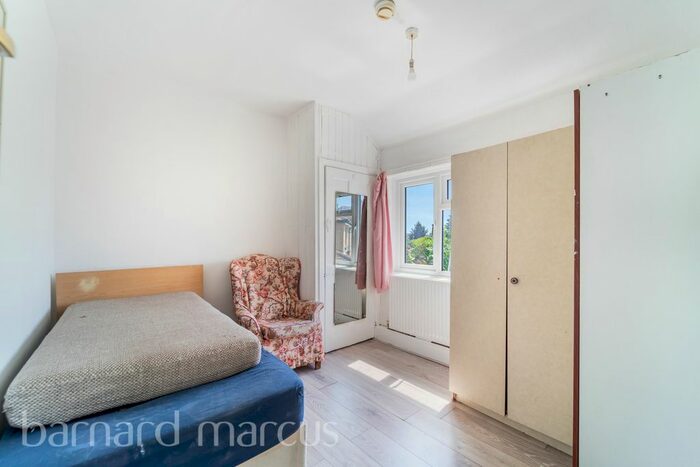 1 Bedroom Flat To Rent In Raleigh Road, Feltham, TW13