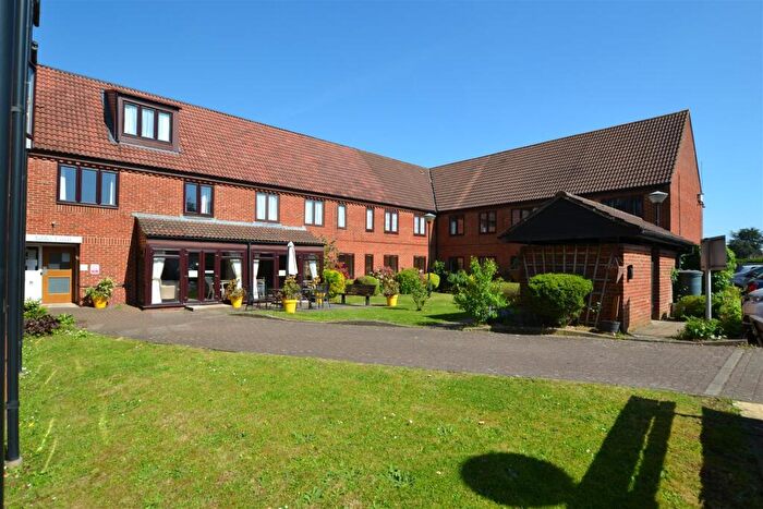 2 Bedroom Flat For Sale In Ashley Court, Hatfield, AL10