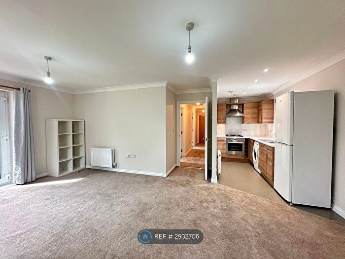 2 Bedroom Flat To Rent In Fenham, Newcastle Upon Tyne, NE4