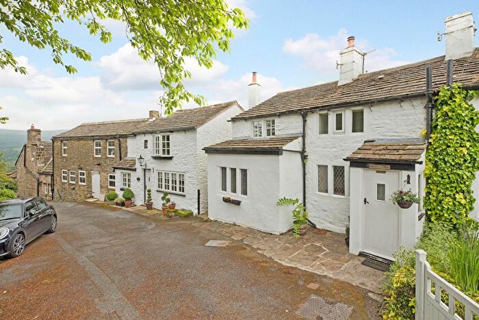 2 Bedroom Cottage For Sale In Briggate, Nesfield, Ilkley, LS29