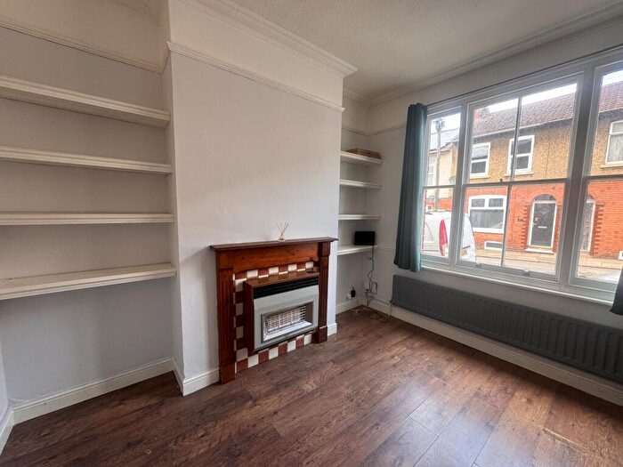 3 Bedroom House To Rent In Norton Road, Kingsthorpe, Northampton, NN2