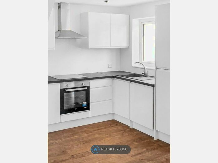 1 Bedroom End Of Terrace House To Rent In Drummond Close, Erith, DA8