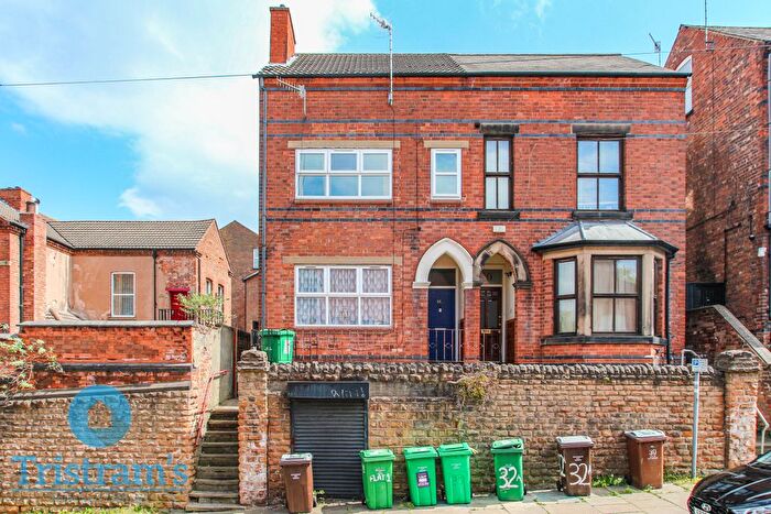 3 Bedroom Flat To Rent In Seely Road, Nottingham, NG7