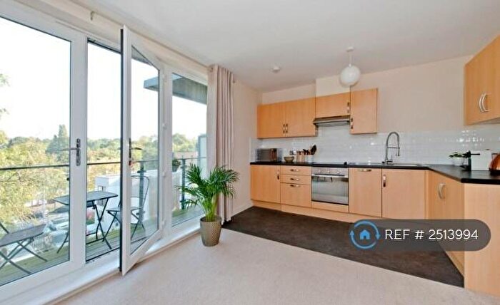 2 Bedroom Flat To Rent In Mottingham Court, London, SE9