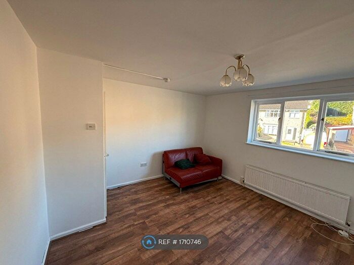 1 Bedroom Flat To Rent In Aylesbury Court, Sheffield, S9