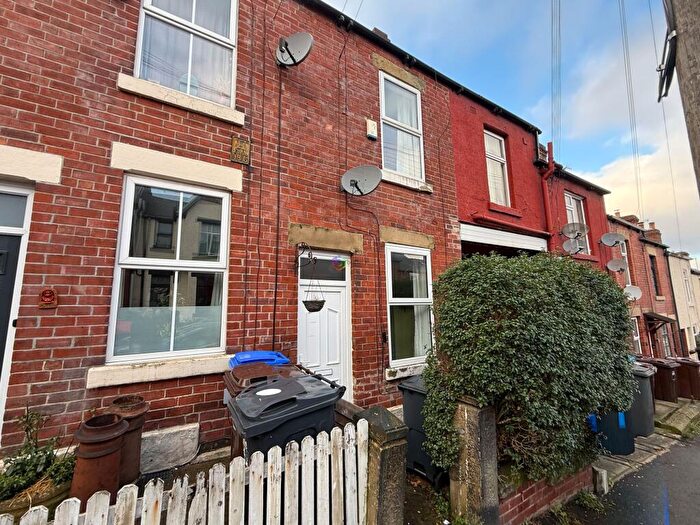 3 Bedroom Terraced House To Rent In Ashford Road, Sheffield, S11