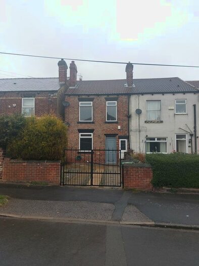 2 Bedroom End Of Terrace House To Rent In Mount Pleasant, Leeds, LS10